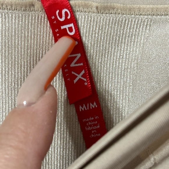 SPANX NWOT med nude tummy control shorts - Picture 5 of 7